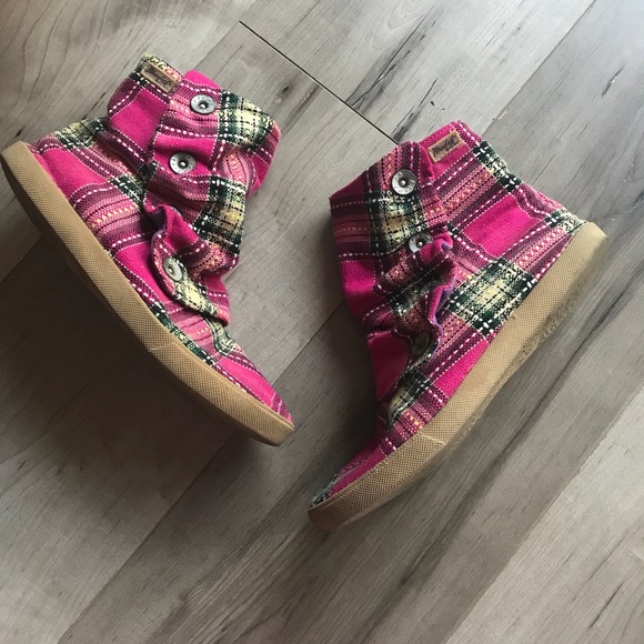 blowfish hobbit boots